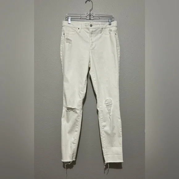 Universal Thread Distressed Jeans - Picture 1 of 5